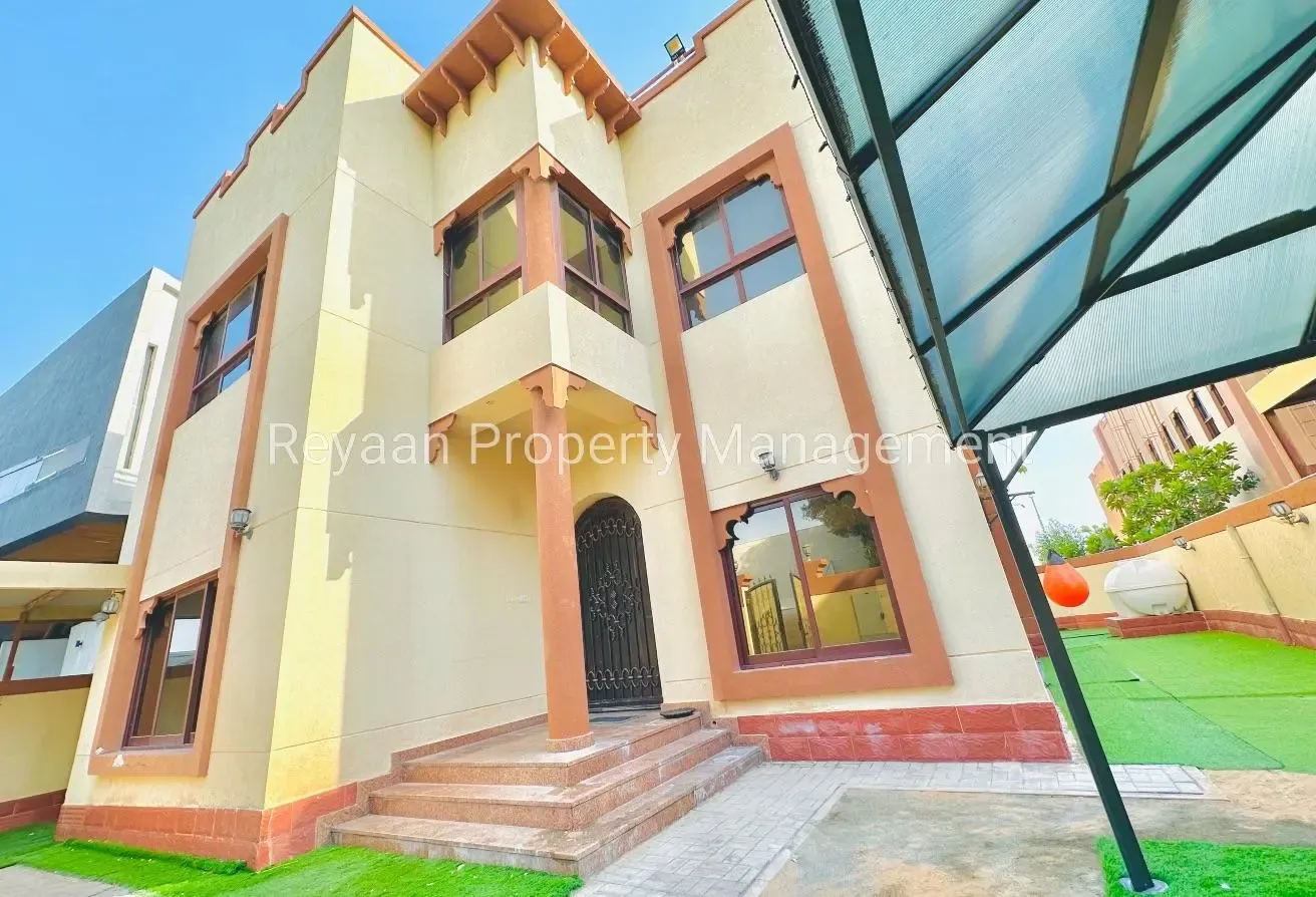 5 Bedrooms Villa With Private Garden Big living