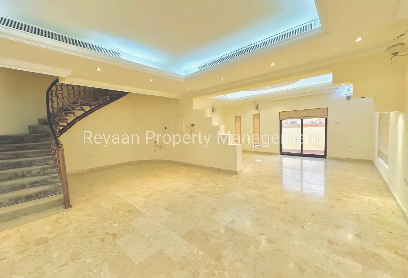5 Bedrooms Villa With Private Garden Big living