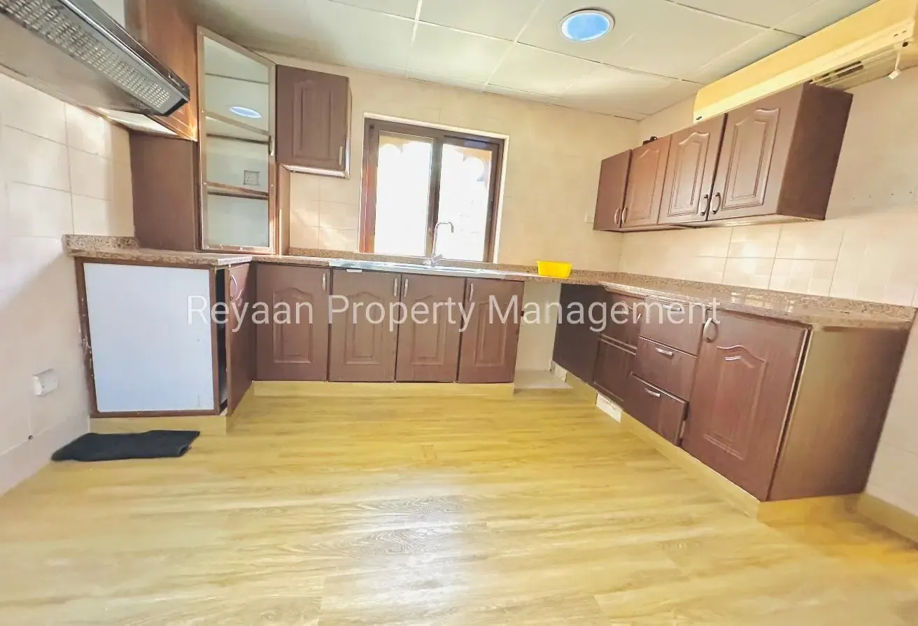 5 Bedrooms Villa With Private Garden Big living