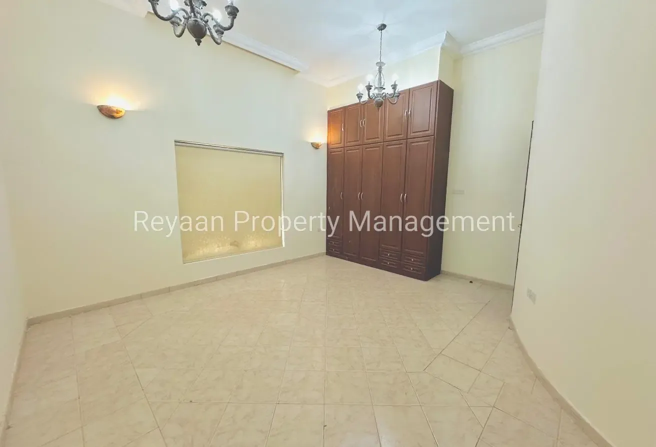5 Bedrooms Villa With Private Garden Big living