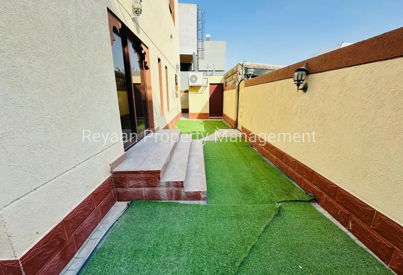 5 Bedrooms Villa With Private Garden Big living