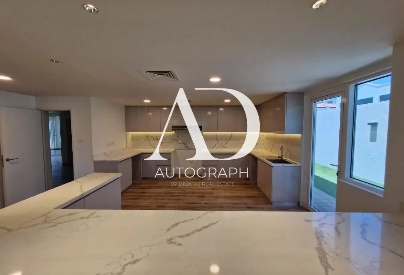 Luxury 5BR Villa in Private Garden|Compound Villa