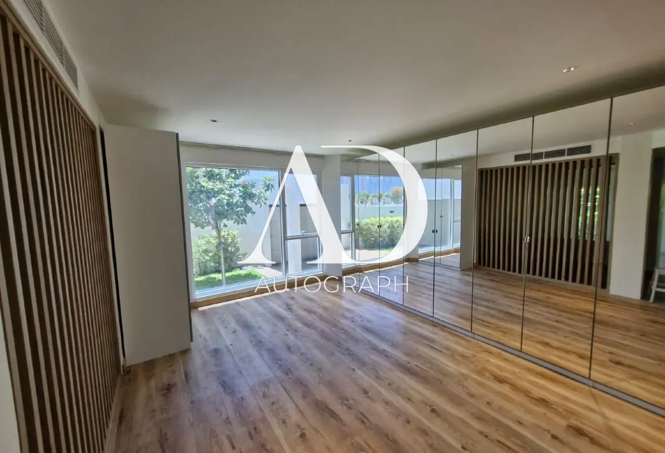 Luxury 5BR Villa in Private Garden|Compound Villa
