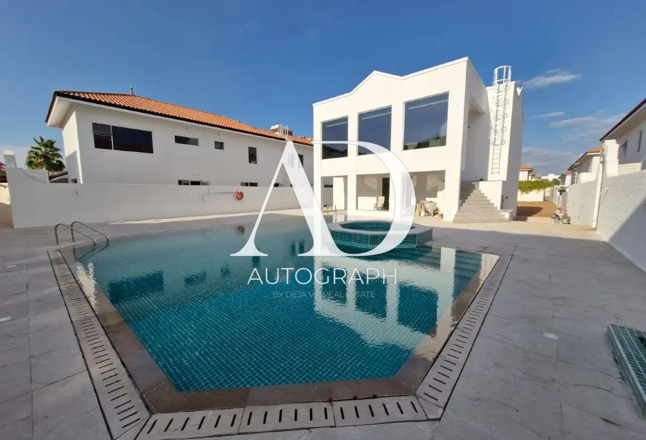 Luxury 5BR Villa in Private Garden|Compound Villa