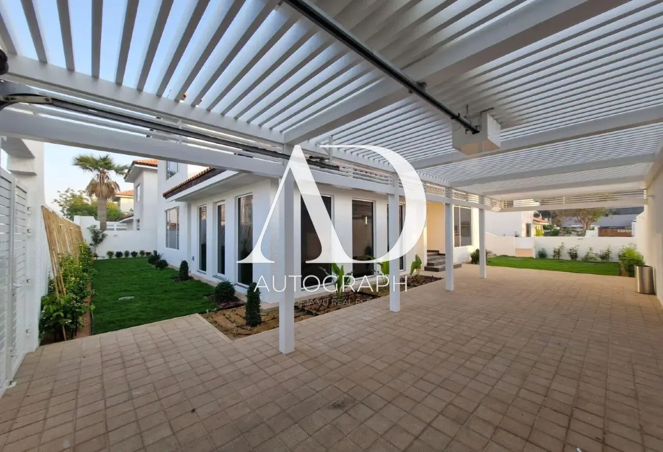 Luxury 5BR Villa in Private Garden|Compound Villa
