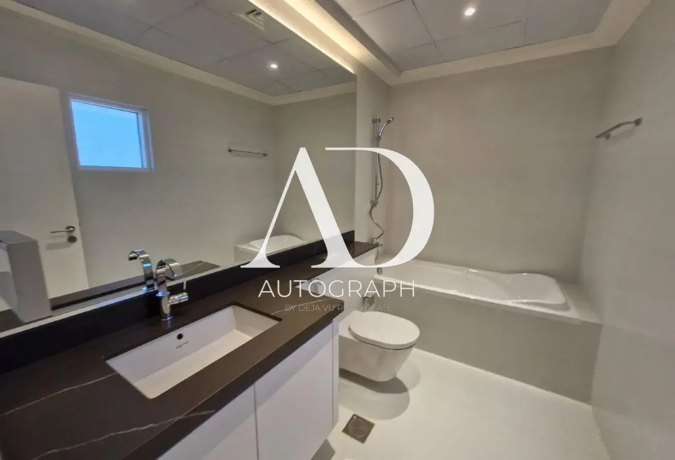 Luxury 5BR Villa in Private Garden|Compound Villa