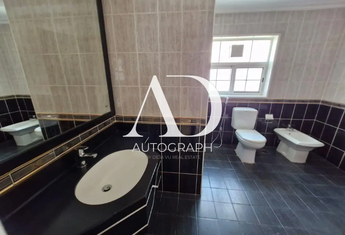 Independent Villa | 5 Bed | Private poo  | Garden