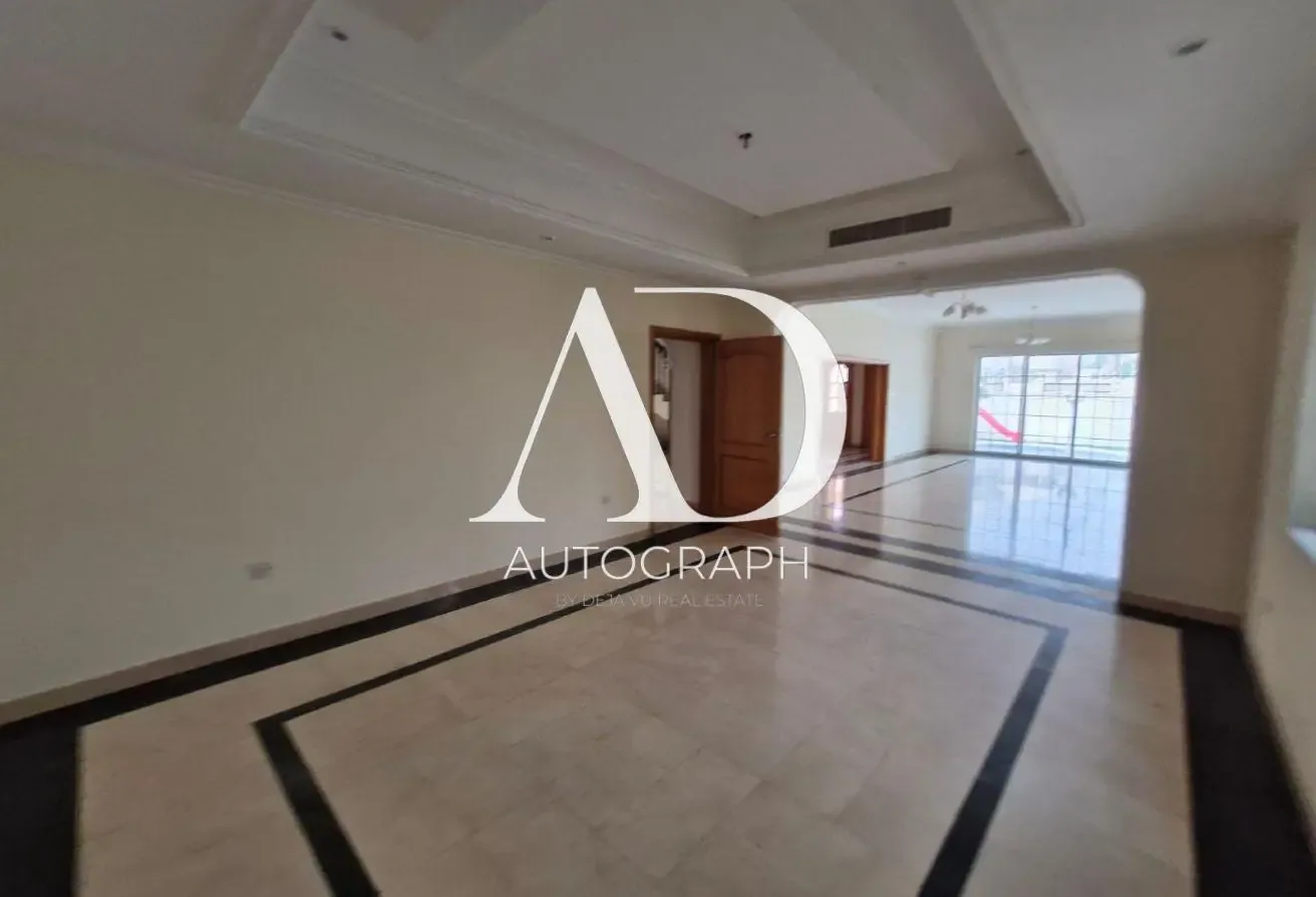 Independent Villa | 5 Bed | Private poo  | Garden