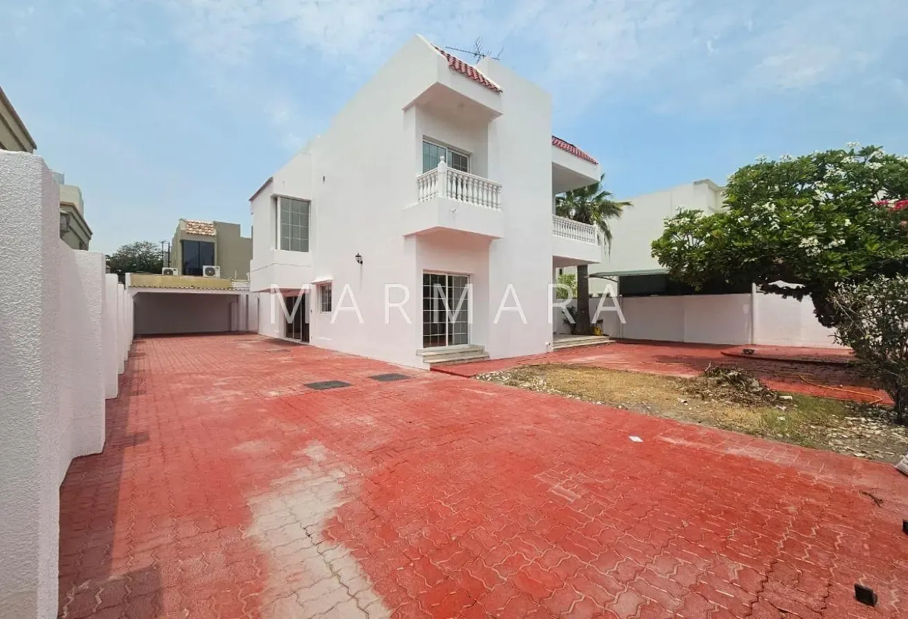 Renovated Independent villa | Garden | Top Locatio