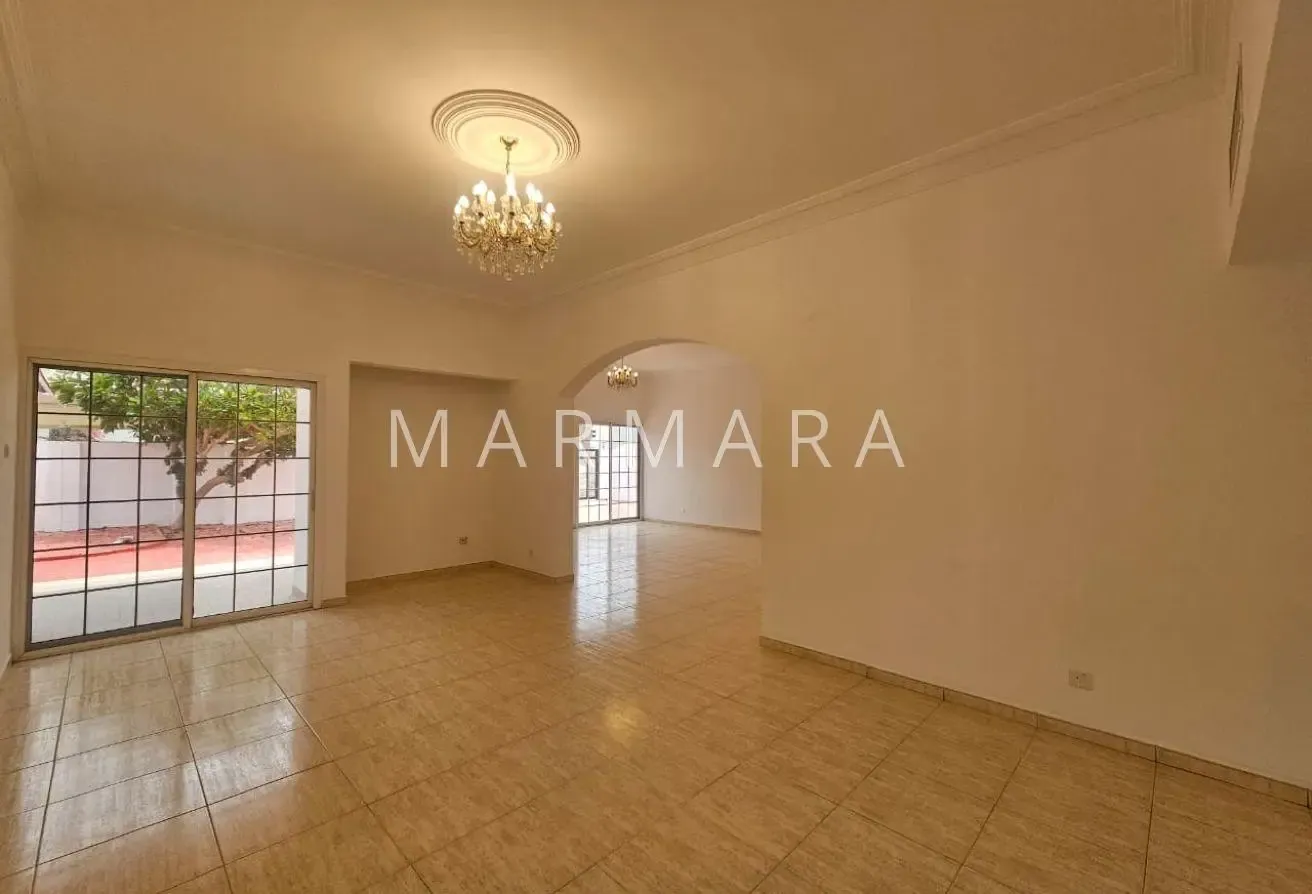 Renovated Independent villa | Garden | Top Locatio