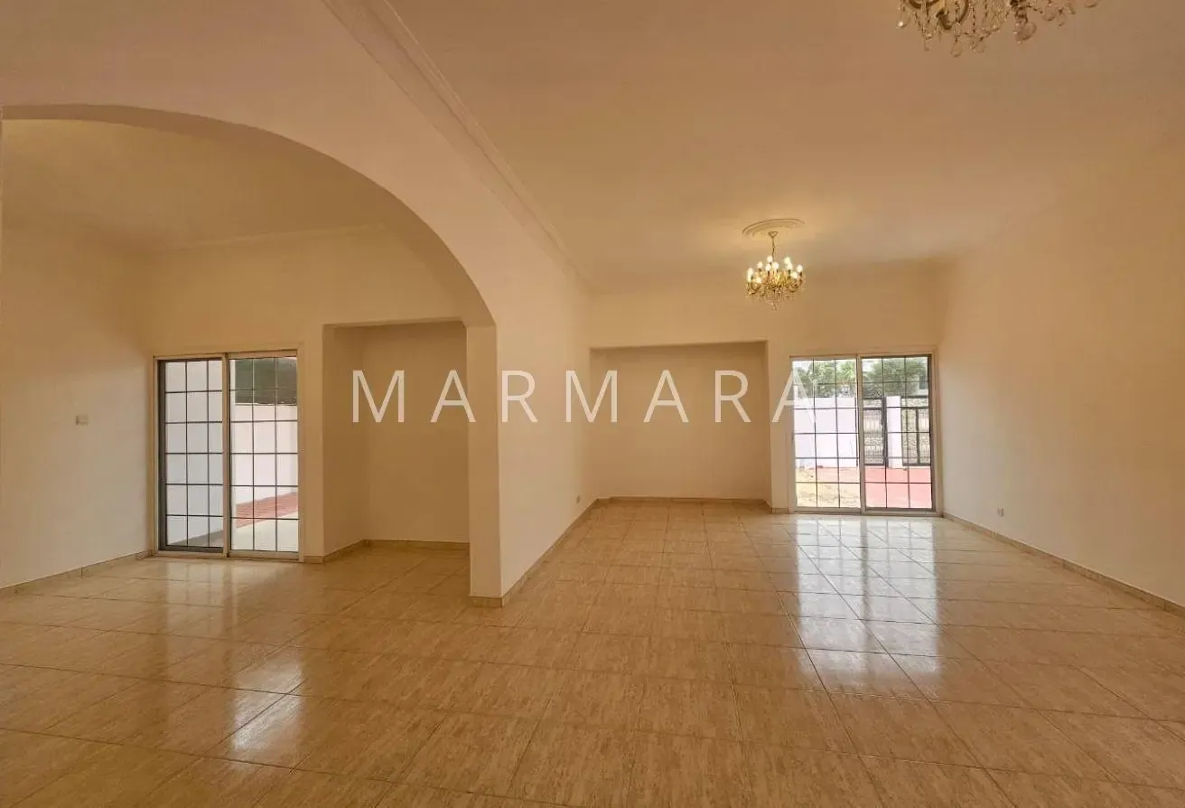 Renovated Independent villa | Garden | Top Locatio