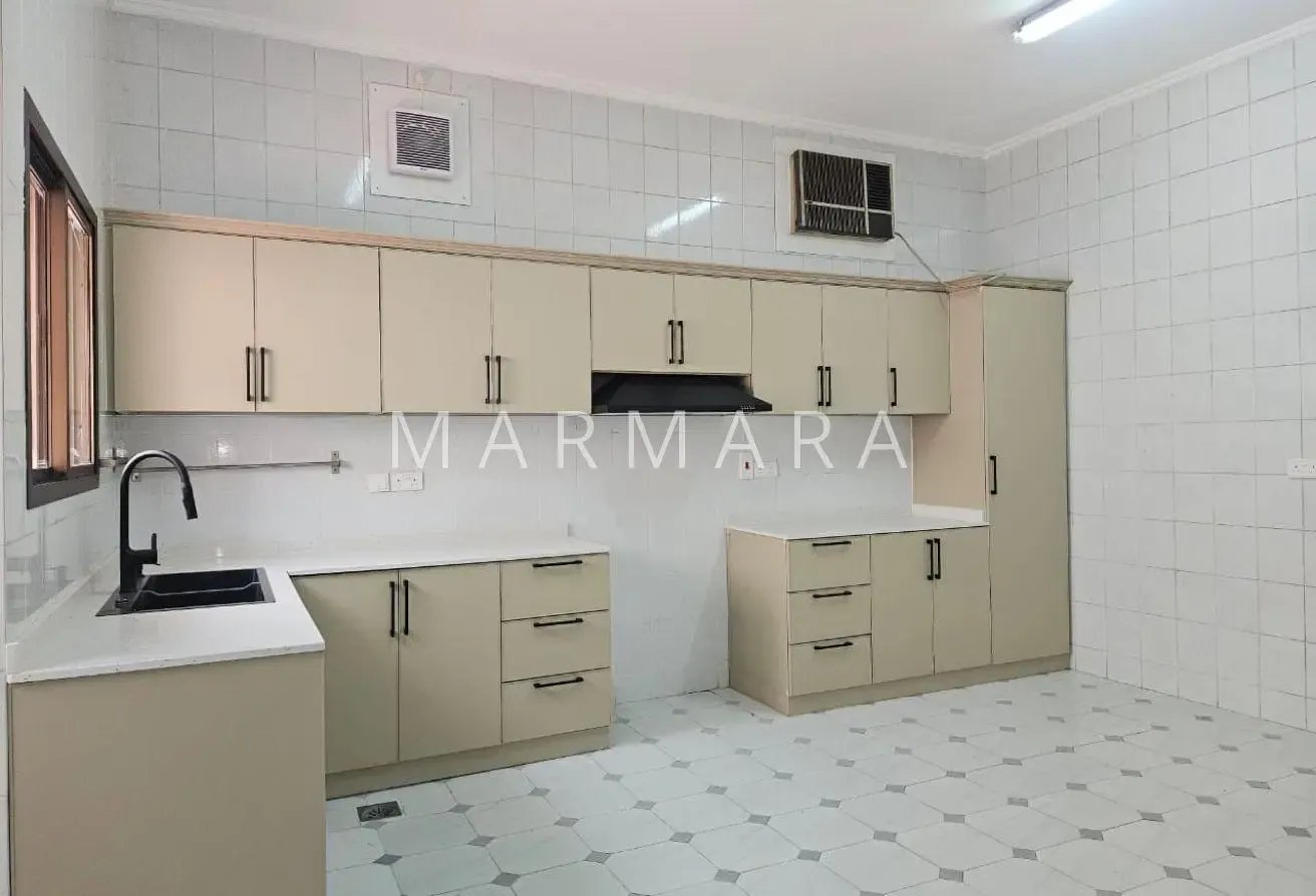 Renovated Independent villa | Garden | Top Locatio