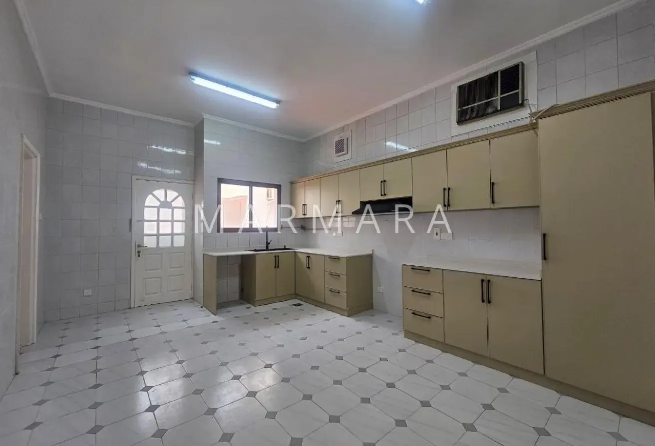 Renovated Independent villa | Garden | Top Locatio