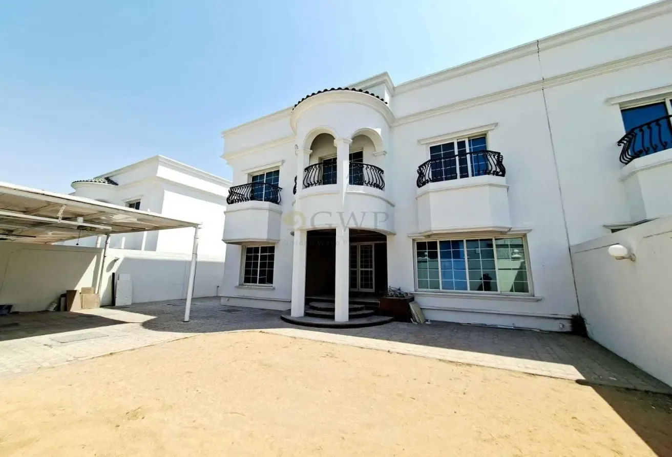 Private Pool | Modern | Refurbished | New Kitchen