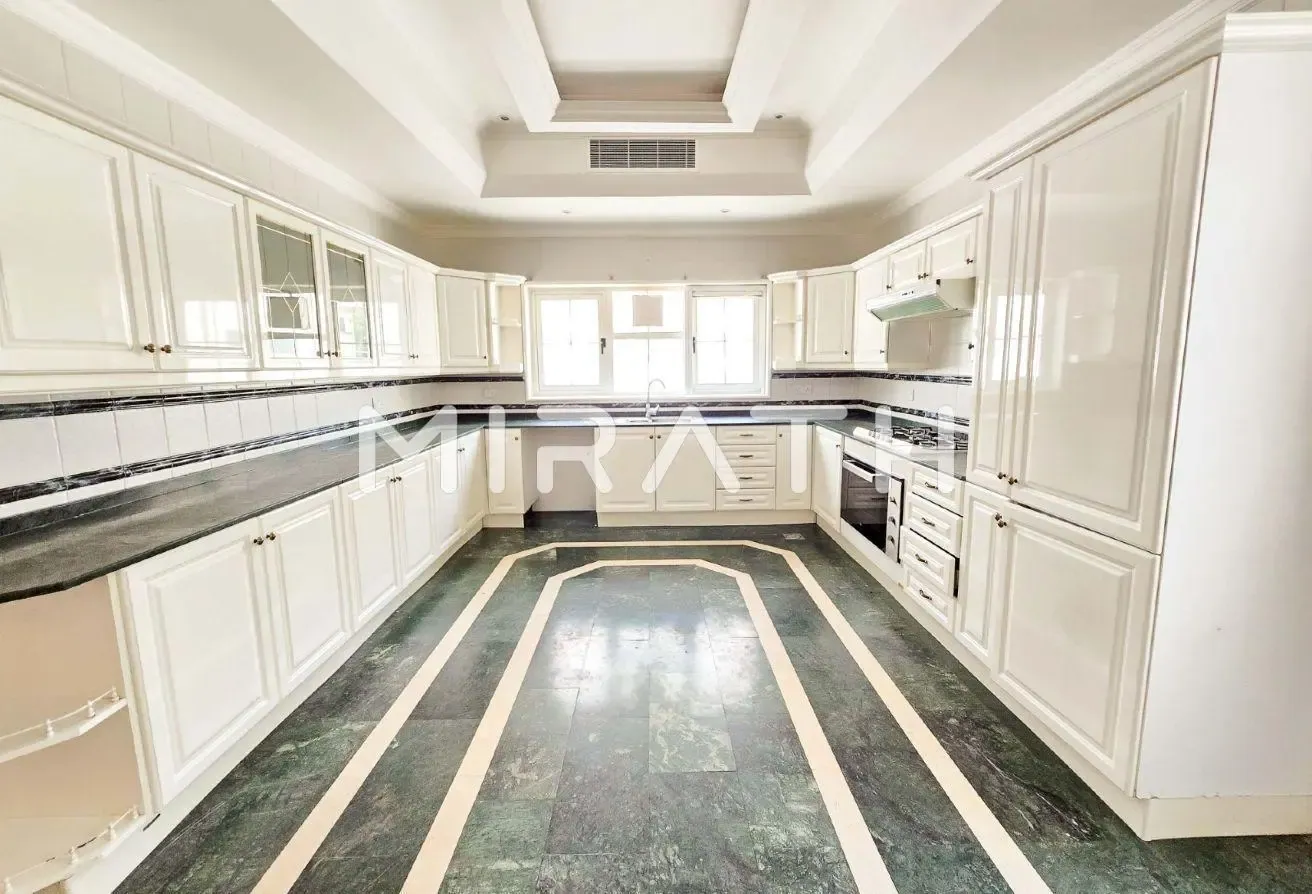 Independent Villa| Maid's room| Private Pool