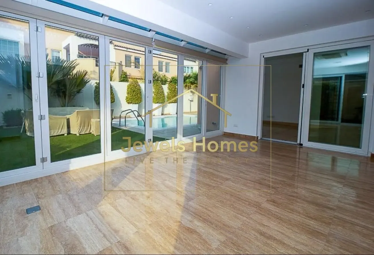 Luxury | Private Pool & Garden |Beside Safa Park 2