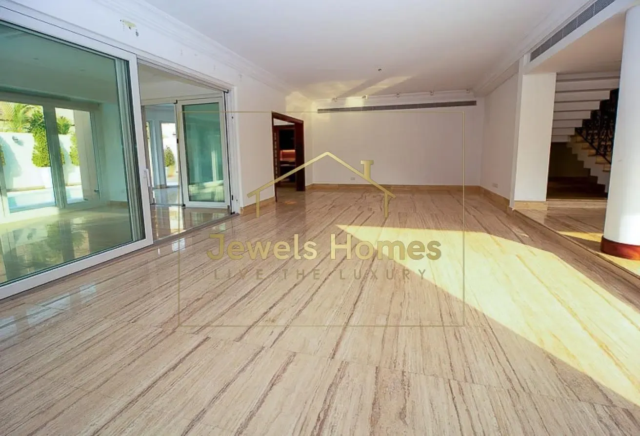 Luxury | Private Pool & Garden |Beside Safa Park 2