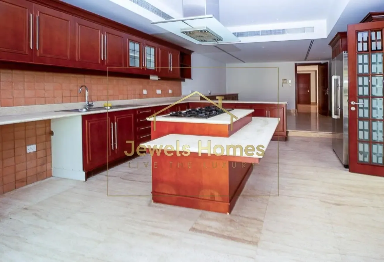 Luxury | Private Pool & Garden |Beside Safa Park 2