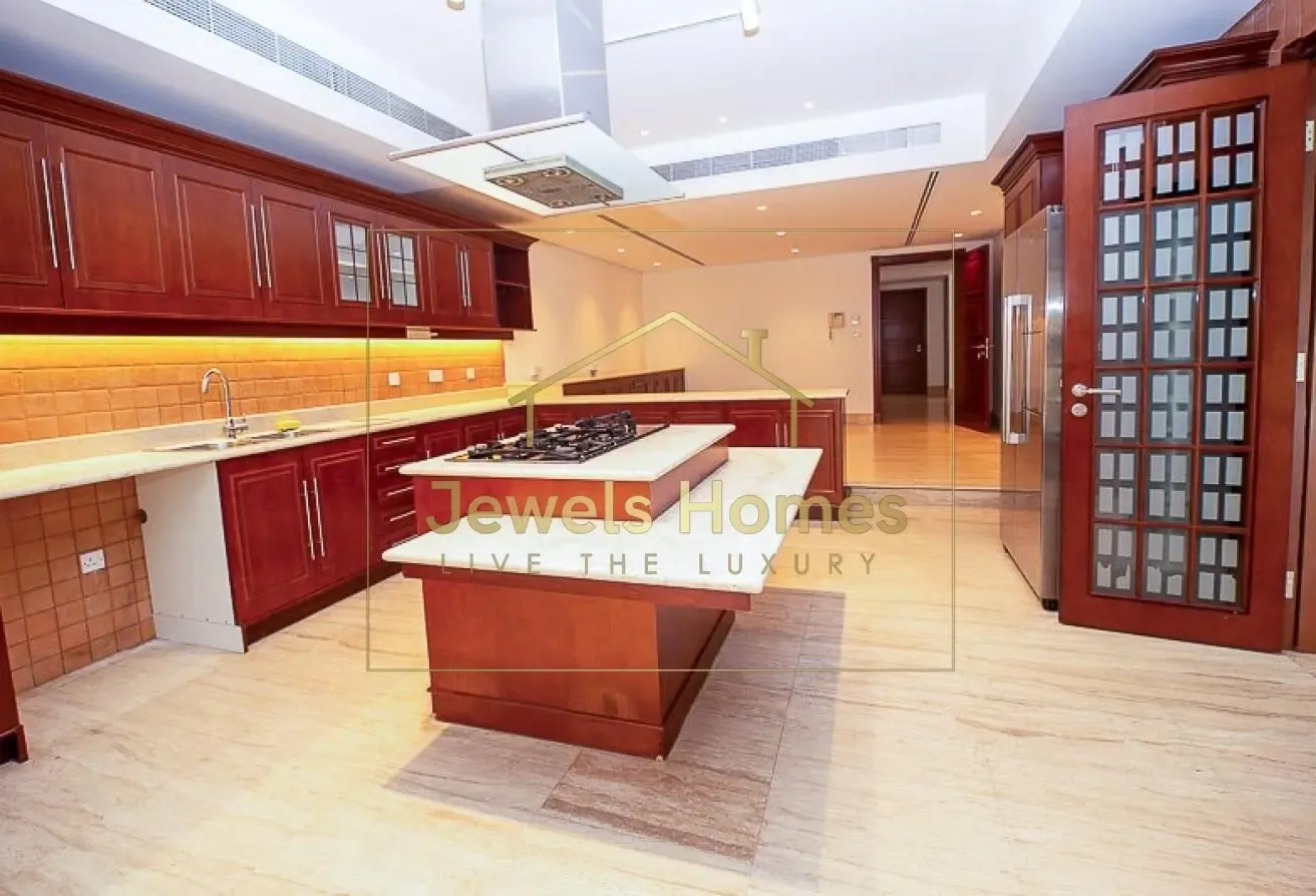 Luxury | Private Pool & Garden |Beside Safa Park 2