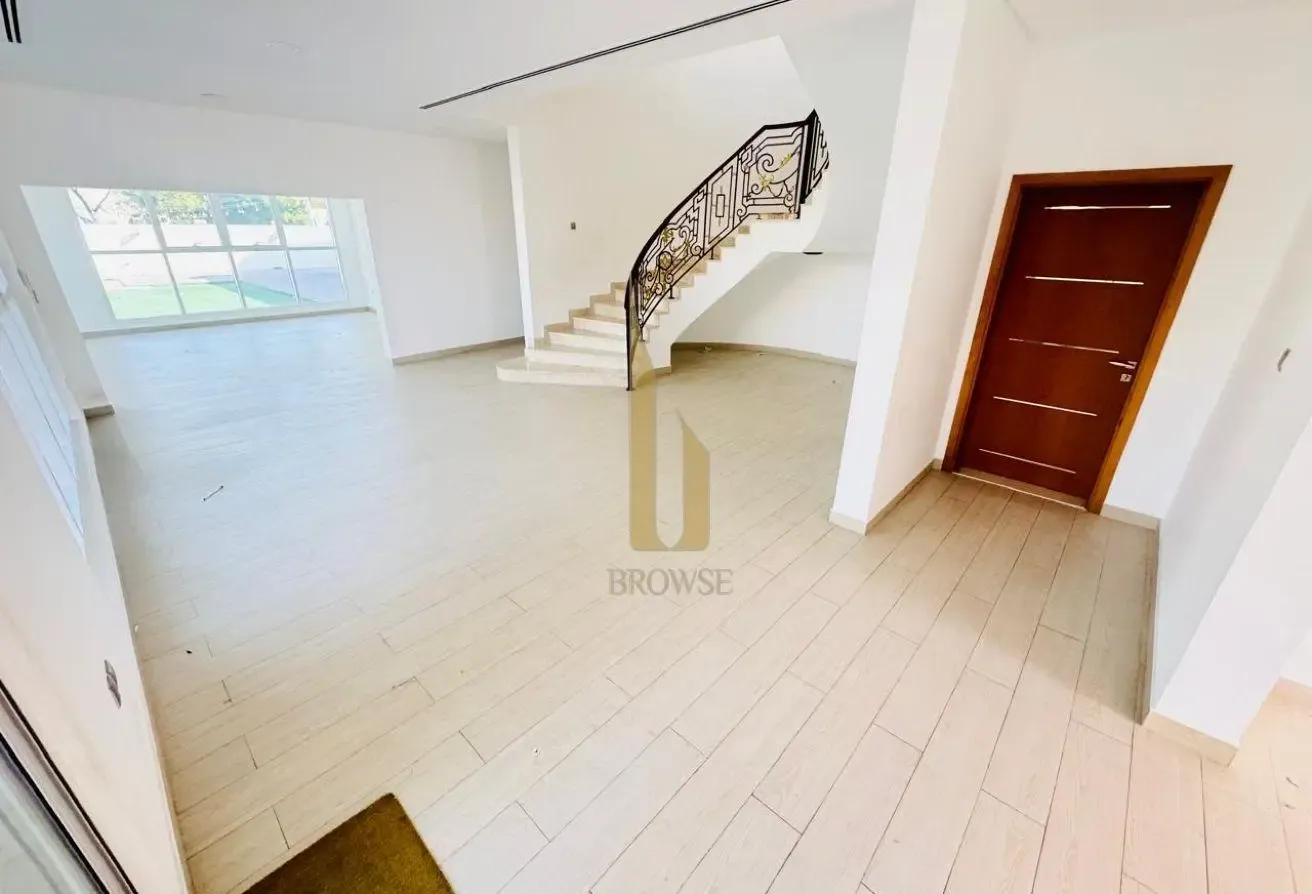 Independent Villa l Majilis + 5BR + Service Block