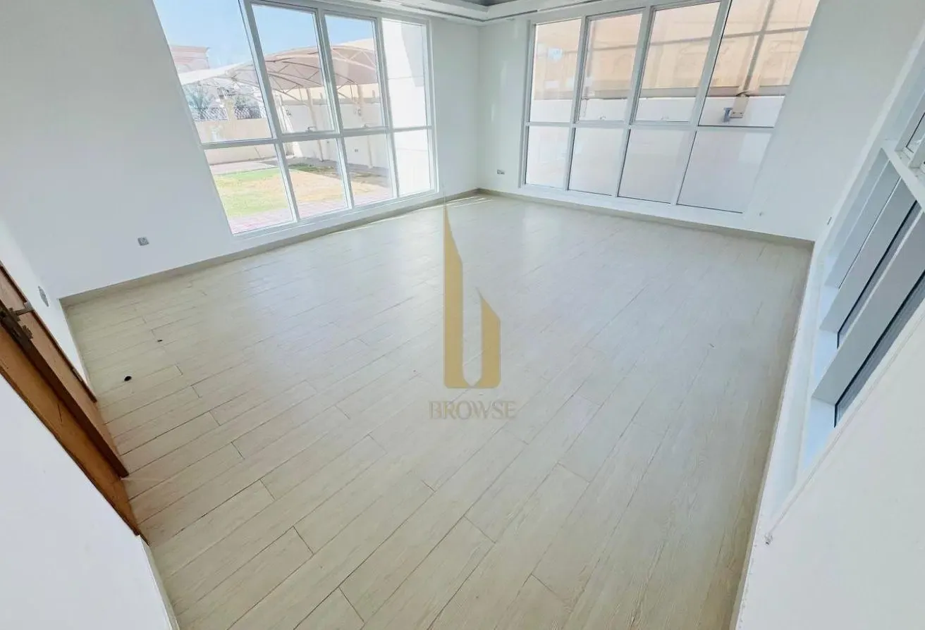 Independent Villa l Majilis + 5BR + Service Block