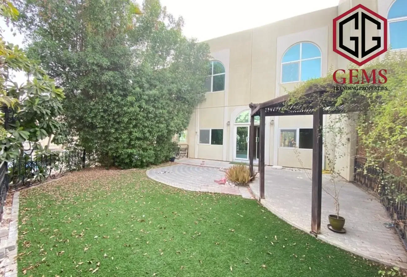 WELL-MAINTAINED | SWIMMING POOL | HUGE GARDEN