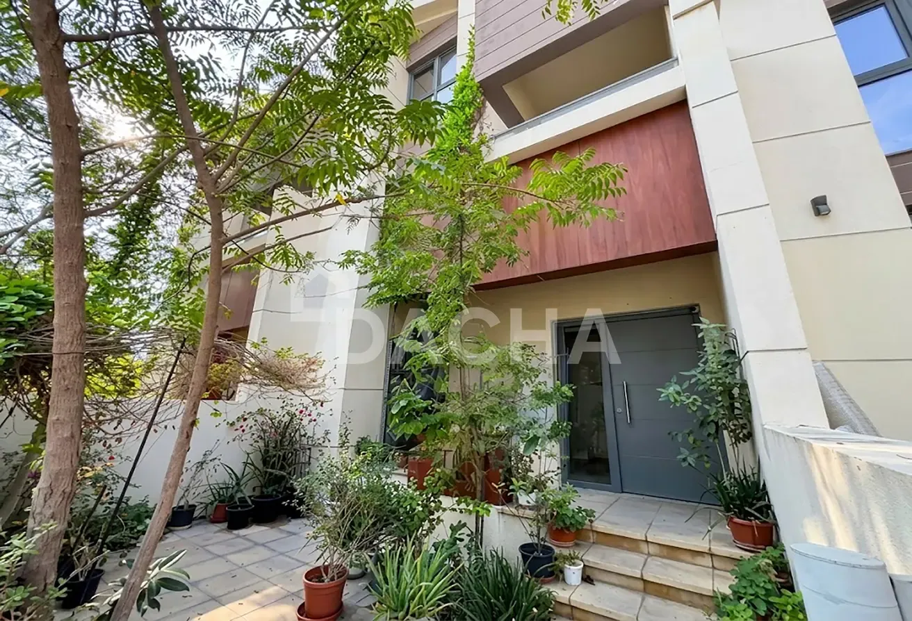 Spacious 4 Bedroom Villa | Private Garden