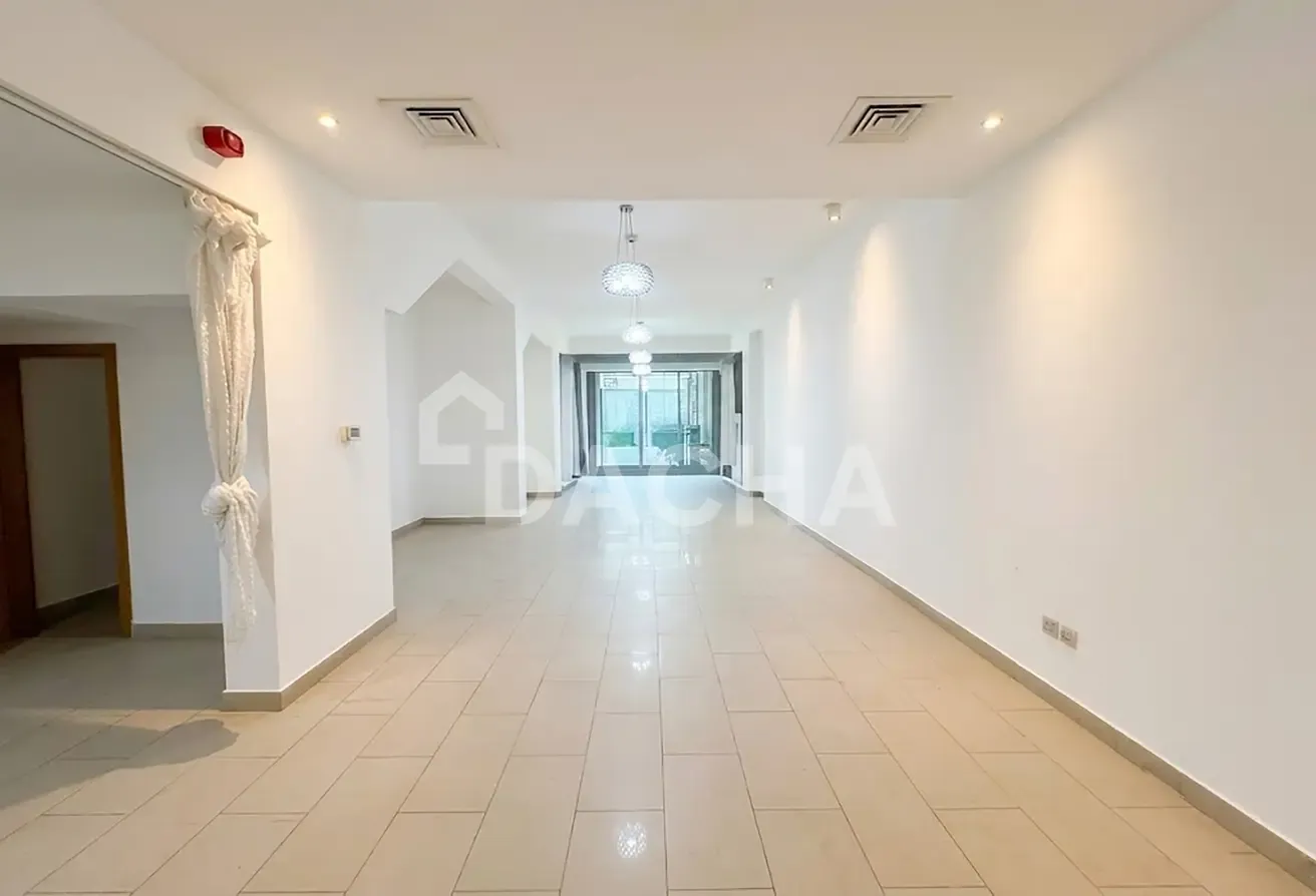 Spacious 4 Bedroom Villa | Private Garden