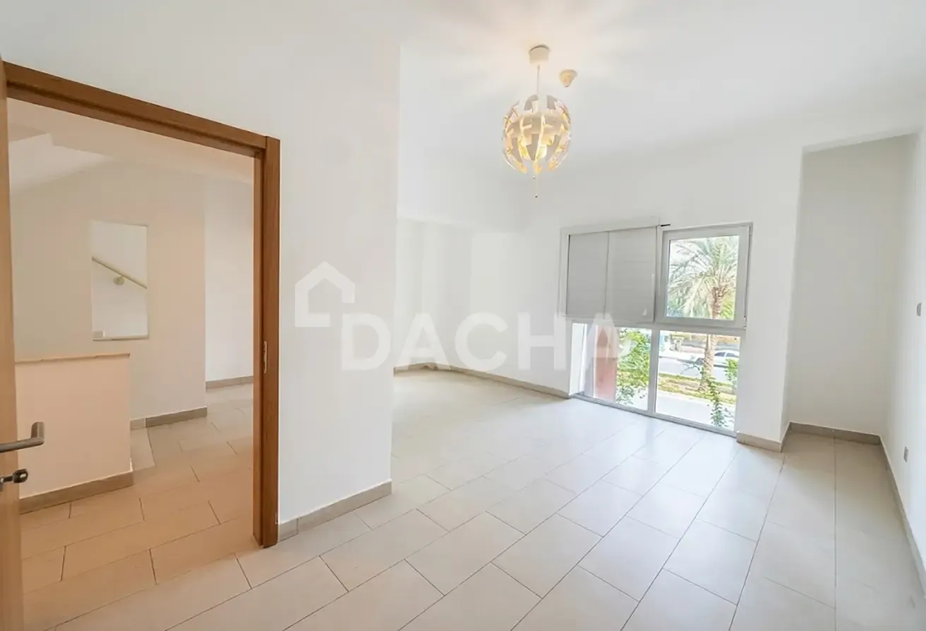 Spacious 4 Bedroom Villa | Private Garden