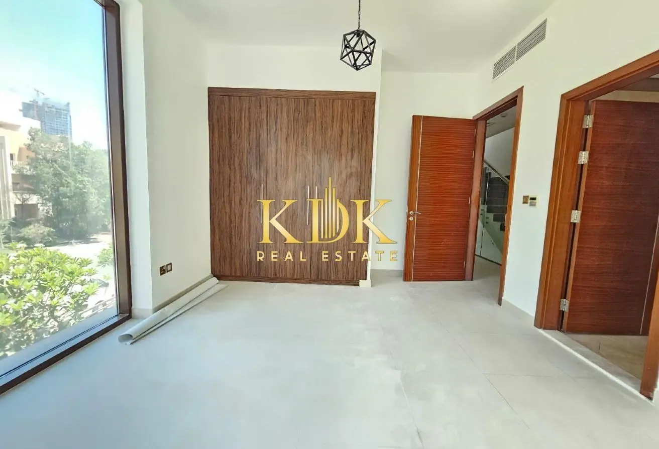 Spacious Villa | With Maid | Prime Location