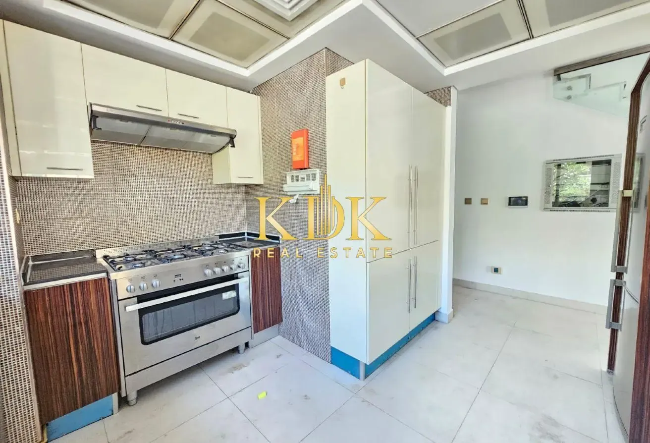 Spacious Villa | With Maid | Prime Location