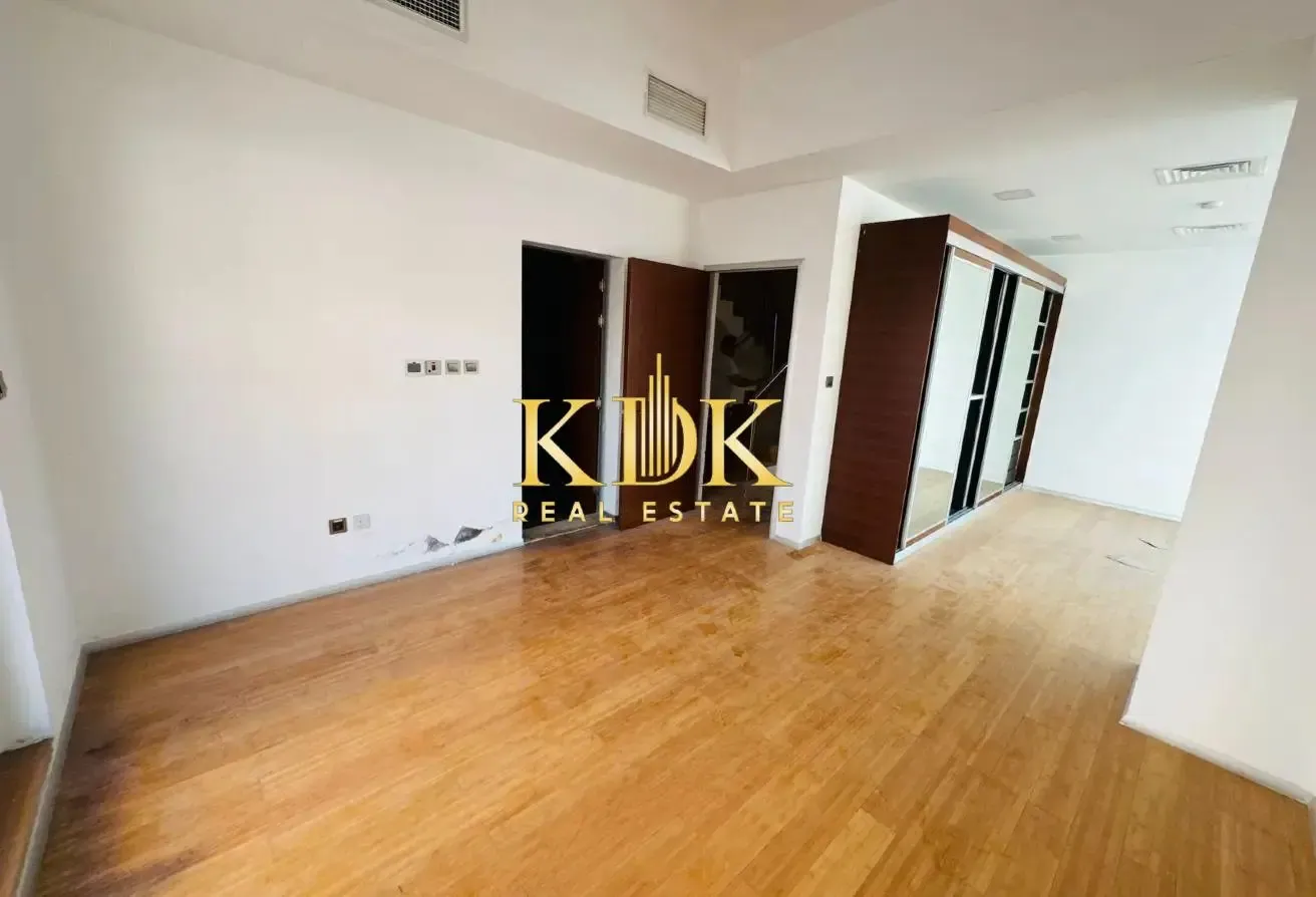 G+2 | 4Br+Maid | Well Maintaned