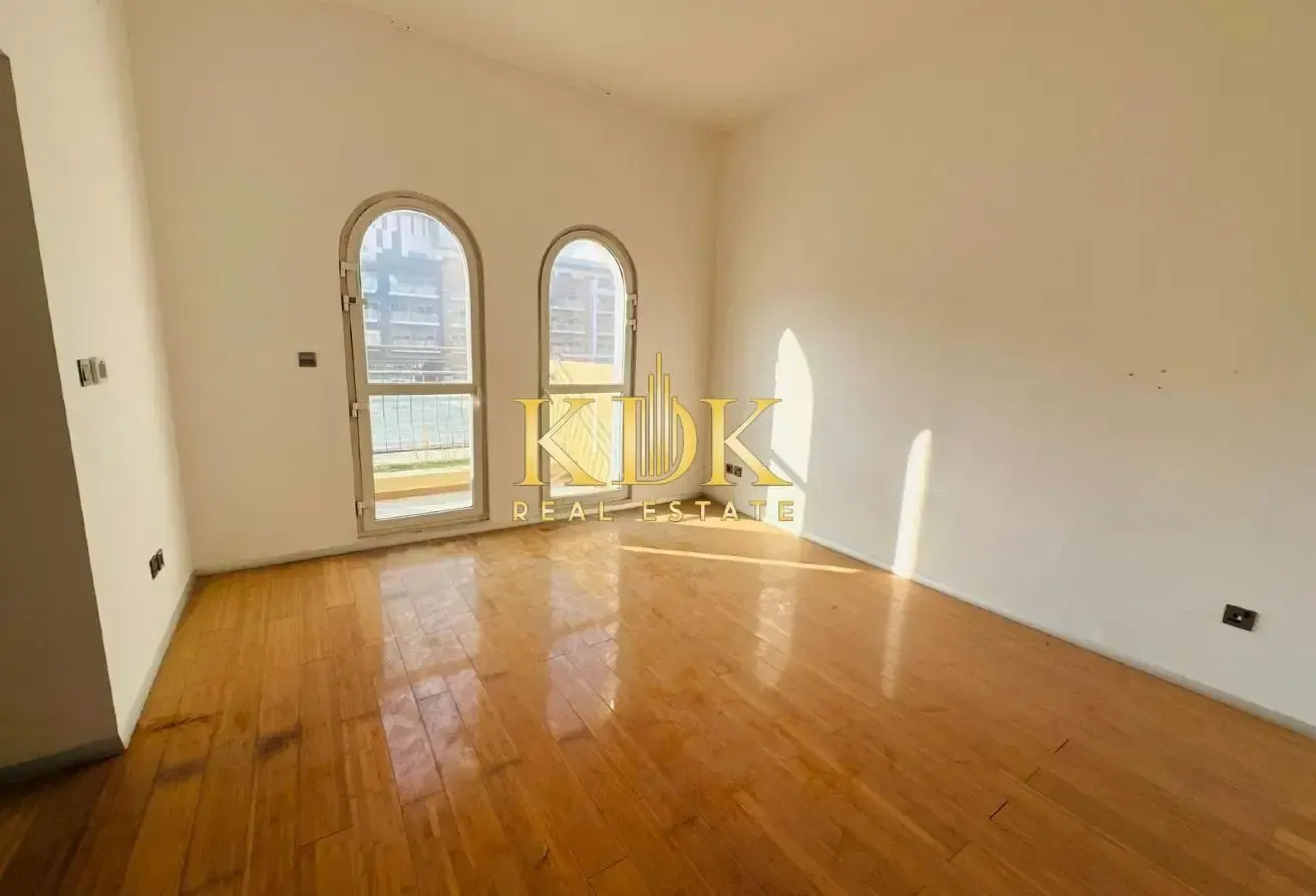 G+2 | 4Br+Maid | Well Maintaned