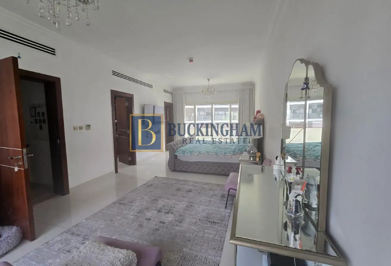 Next to Park I Upgraded 4BR++ |  4500 Sqft