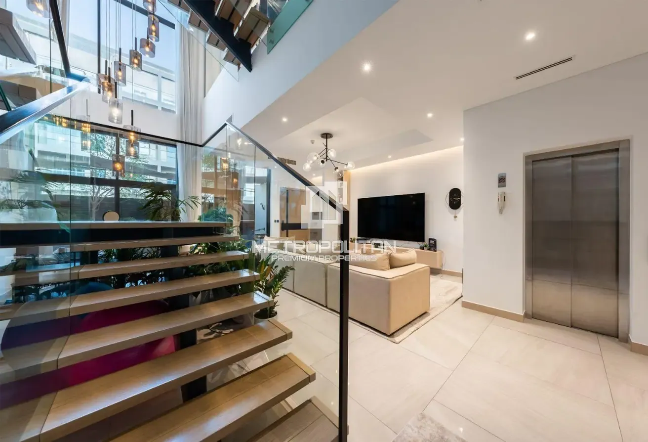 BUA 3,900 | Premium Furnished | Smart & Turnkey