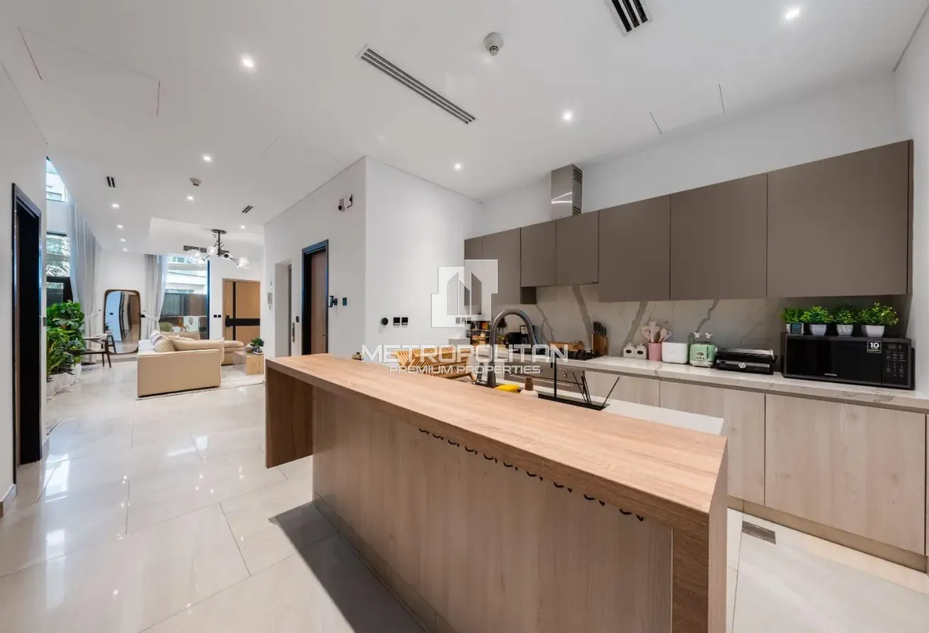 BUA 3,900 | Premium Furnished | Smart & Turnkey