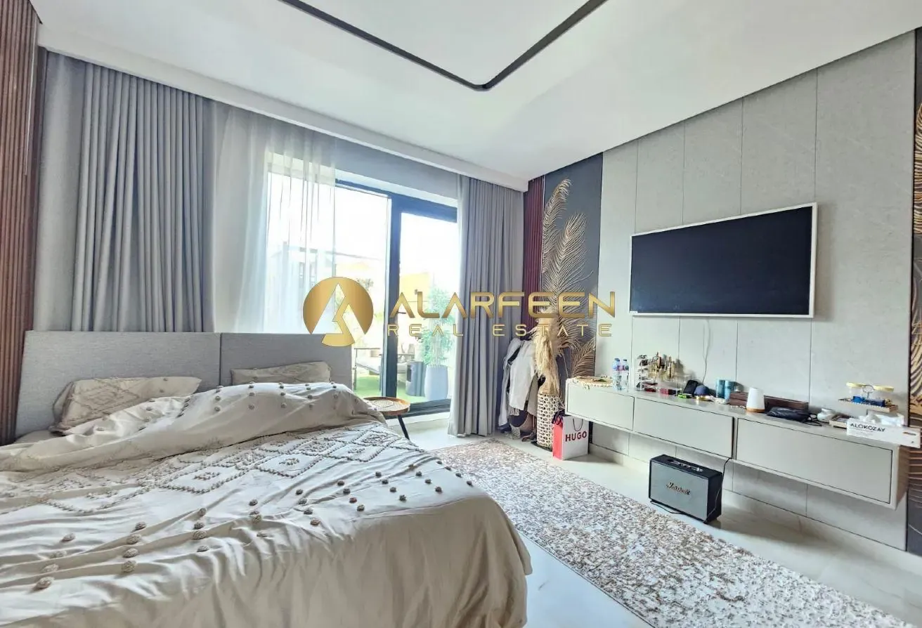 Newly Renovated | Park Facing | 4Br+Maid