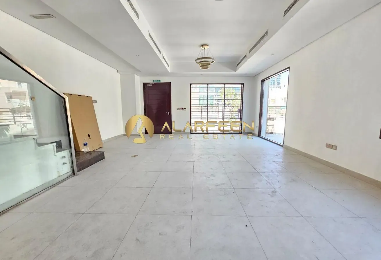 Corner 4BR Villa+Study|Massive lay out | Call Now