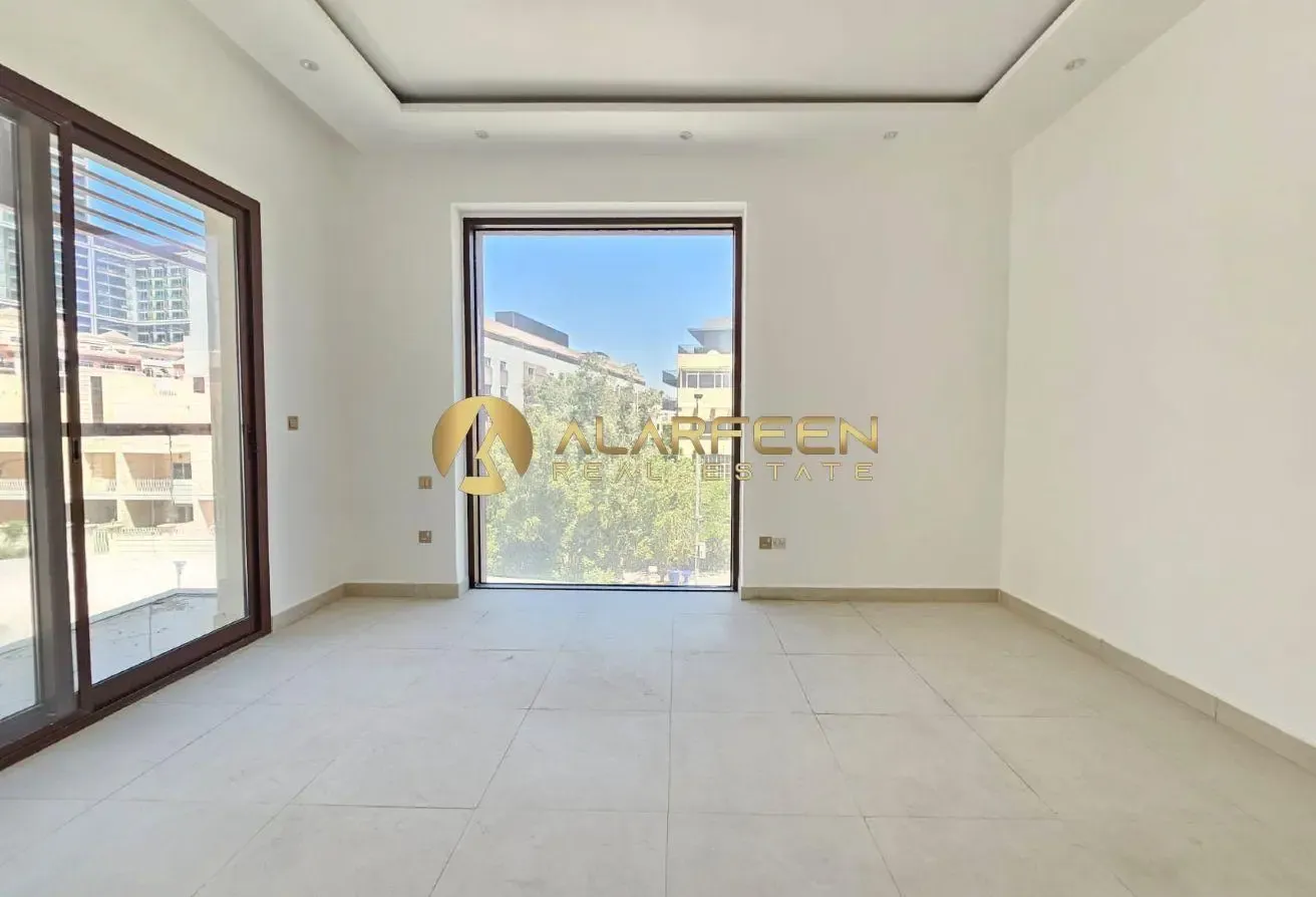 Corner 4BR Villa+Study|Massive lay out | Call Now