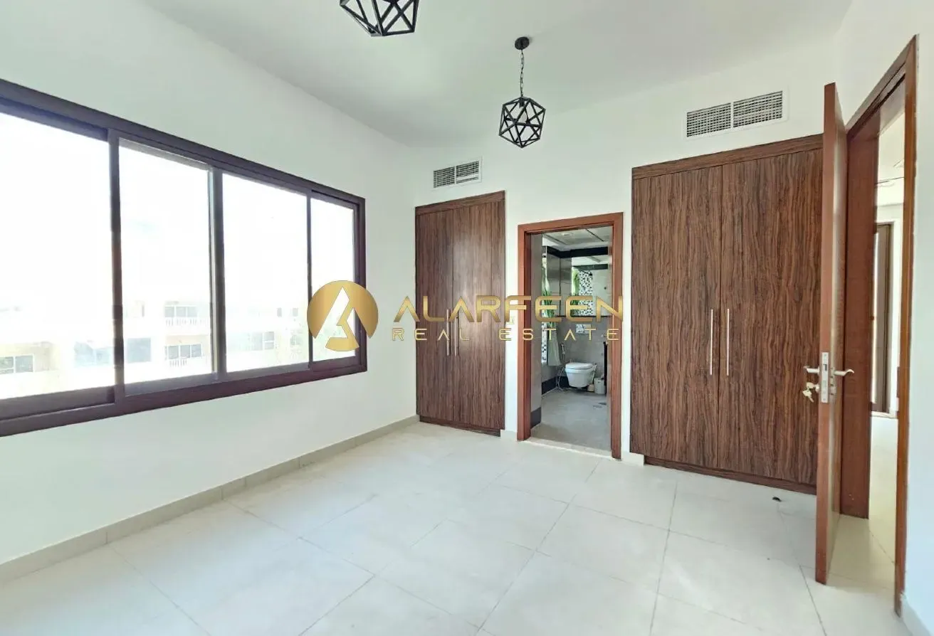 Corner 4BR Villa+Study|Massive lay out | Call Now