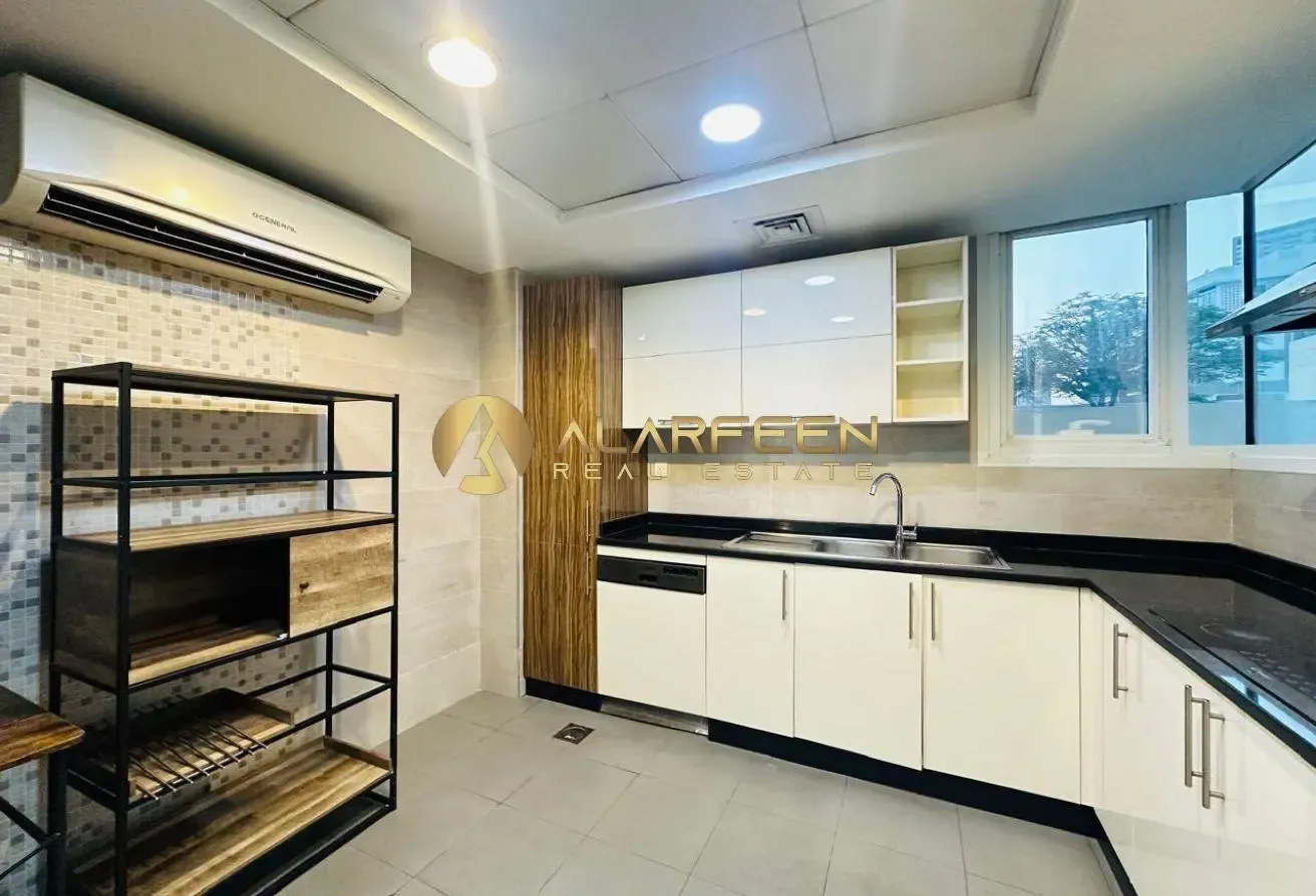 4Br+Maid | Fitted Kitchen | Community View