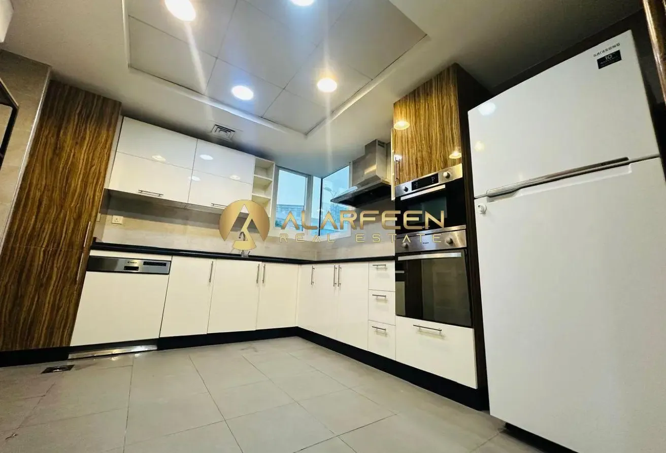 4Br+Maid | Fitted Kitchen | Community View