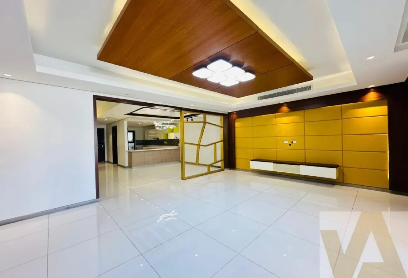 Middle Villa | Fully Upgraded | Vacant Soon