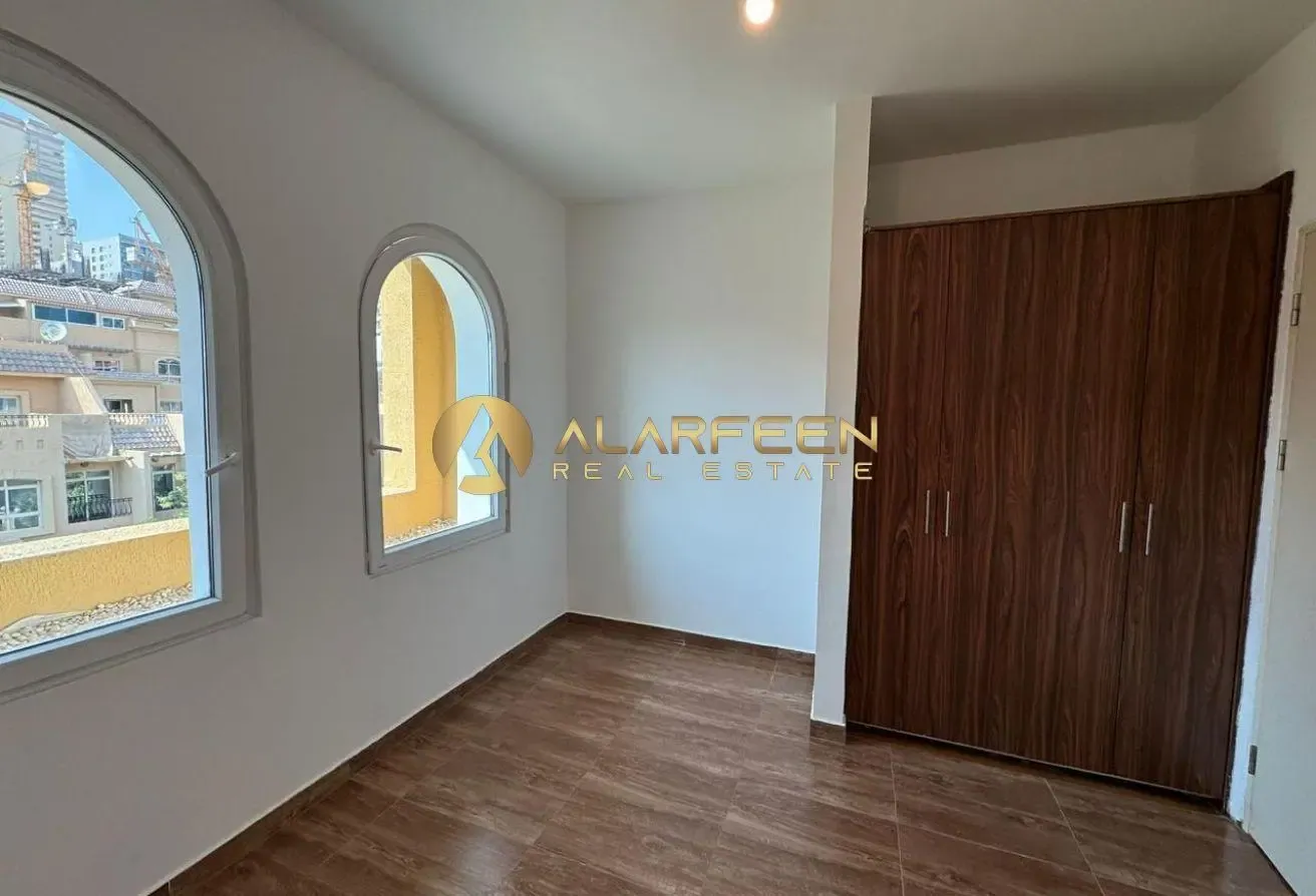 4BR + Maid's Room | Massive lay out | Near to Park