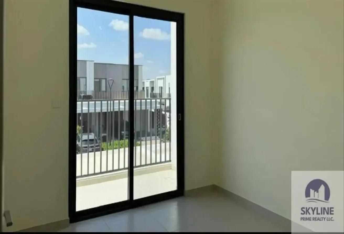 Single Row | Spacious | Vacant | Family Community