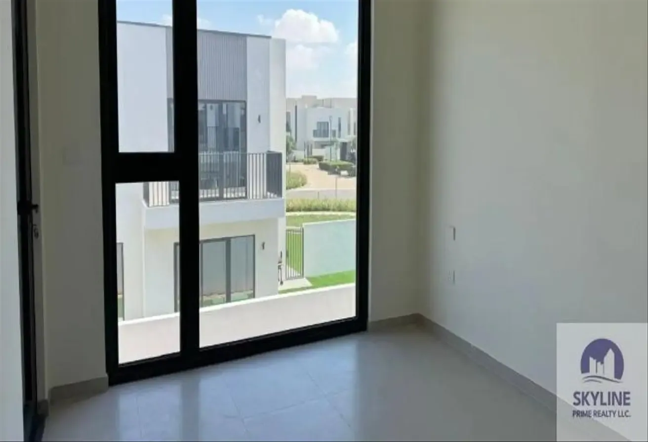 Single Row | Spacious | Vacant | Family Community