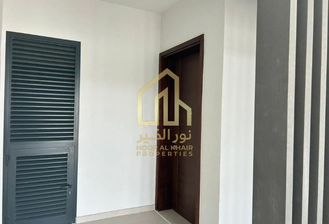 Best Layout | Ready to Move| Prime location Vacant