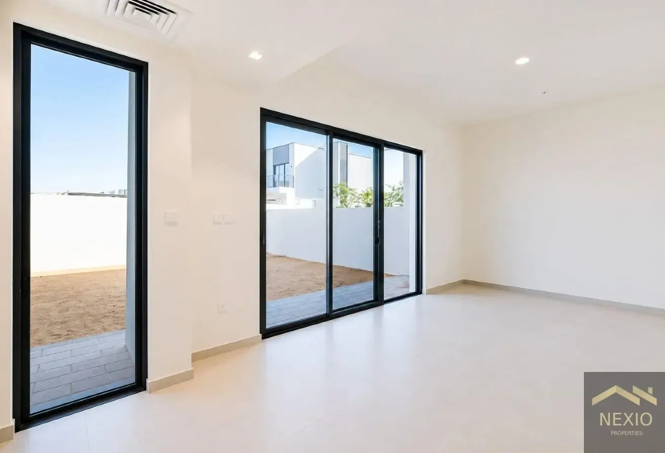 Best Layout |Ready to Move |Prime location