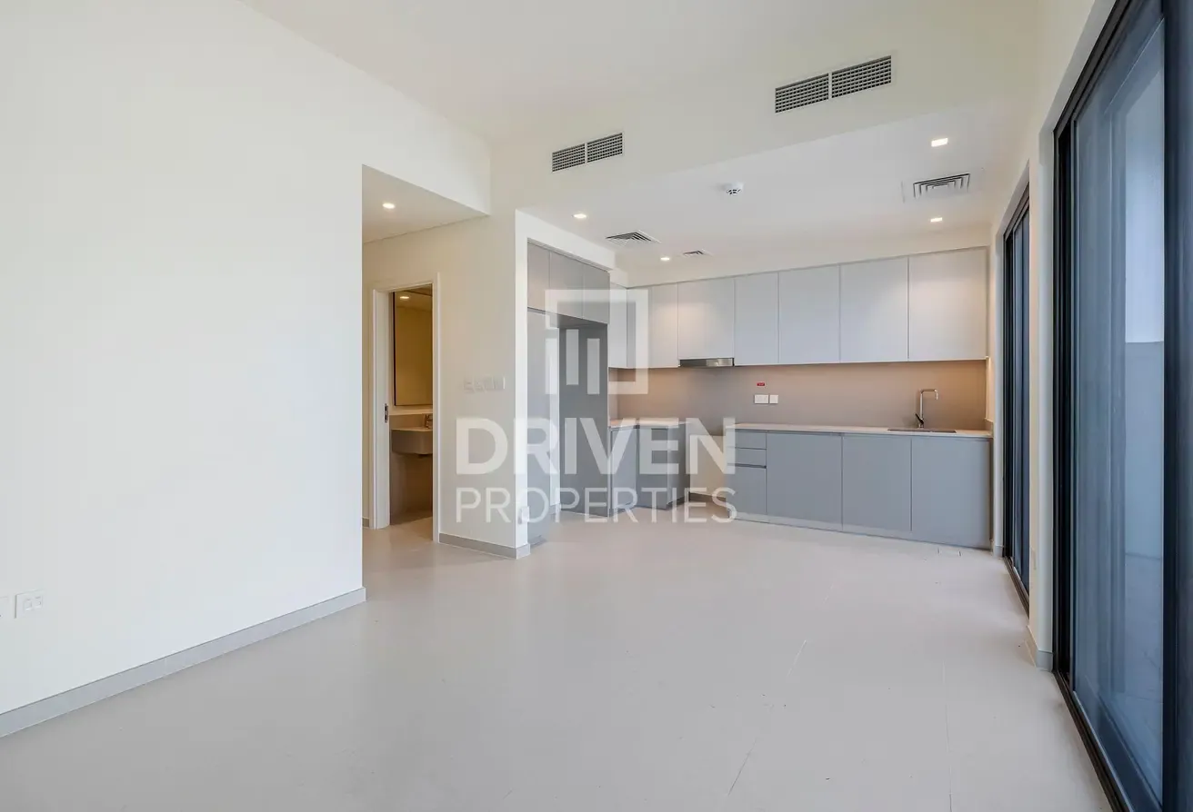 Single Row | Ready to Move in | Spacious  Unit