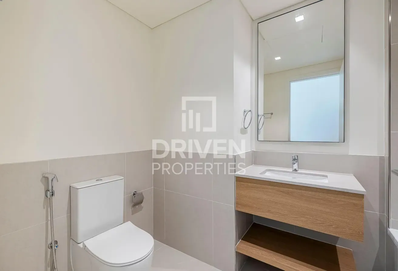 Single Row | Ready to Move in | Spacious  Unit